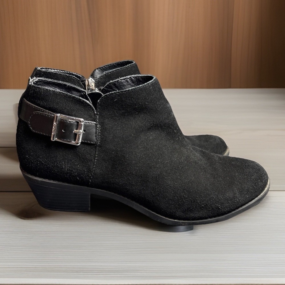 Vionic Millie Black Suede Ankle Boots Sz‎ 9 Buckle Comfort Shoes 1 & 1/2" Heel